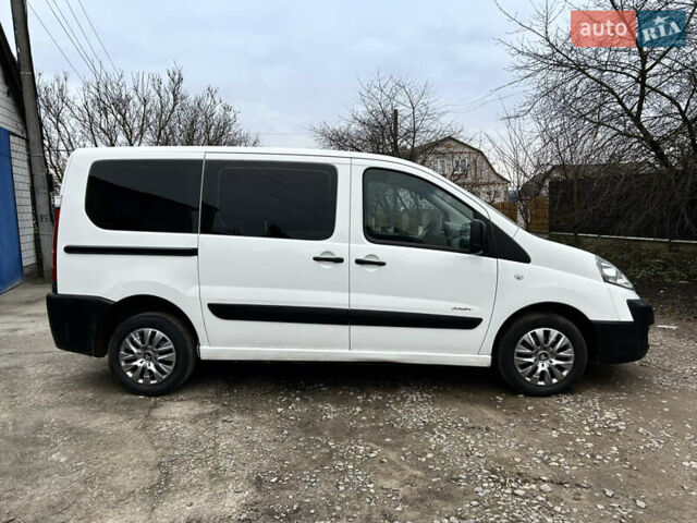 Белый Ситроен Jumpy, объемом двигателя 2 л и пробегом 225 тыс. км за 6300 $, фото 4 на Automoto.ua
