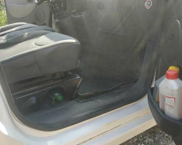 Білий Сітроен Jumpy, об'ємом двигуна 2 л та пробігом 262 тис. км за 7100 $, фото 6 на Automoto.ua