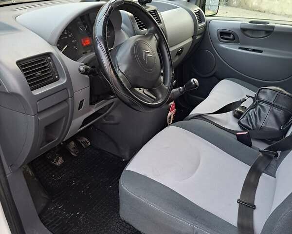 Белый Ситроен Jumpy, объемом двигателя 1.6 л и пробегом 250 тыс. км за 6300 $, фото 1 на Automoto.ua