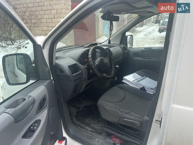 Белый Ситроен Jumpy, объемом двигателя 2 л и пробегом 155 тыс. км за 8555 $, фото 6 на Automoto.ua