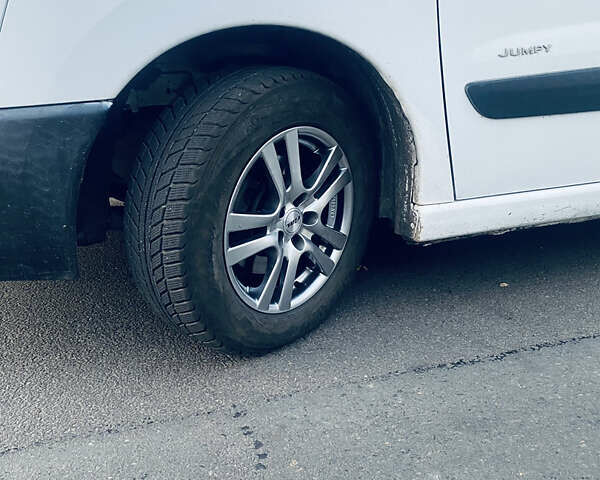 Белый Ситроен Jumpy, объемом двигателя 2 л и пробегом 430 тыс. км за 5500 $, фото 2 на Automoto.ua