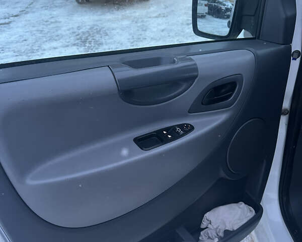 Белый Ситроен Jumpy, объемом двигателя 2 л и пробегом 235 тыс. км за 7777 $, фото 10 на Automoto.ua