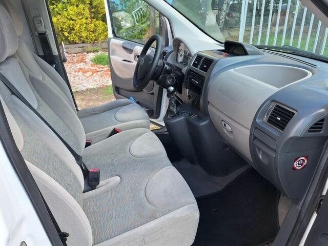 Белый Ситроен Jumpy, объемом двигателя 2 л и пробегом 232 тыс. км за 6800 $, фото 11 на Automoto.ua