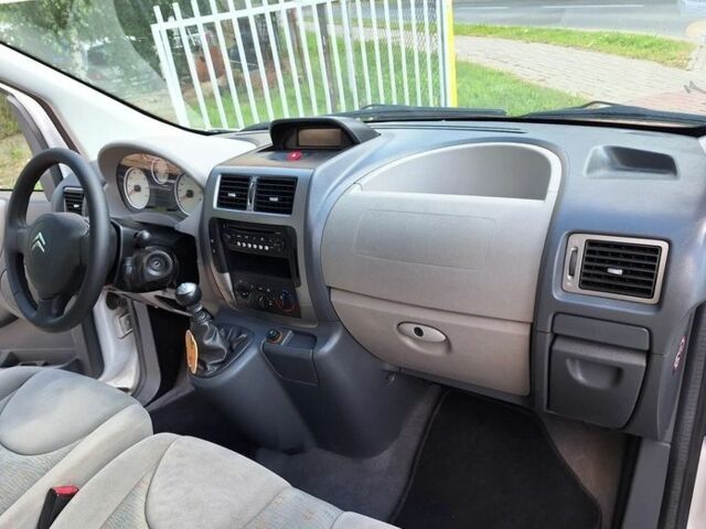 Белый Ситроен Jumpy, объемом двигателя 2 л и пробегом 232 тыс. км за 6800 $, фото 12 на Automoto.ua