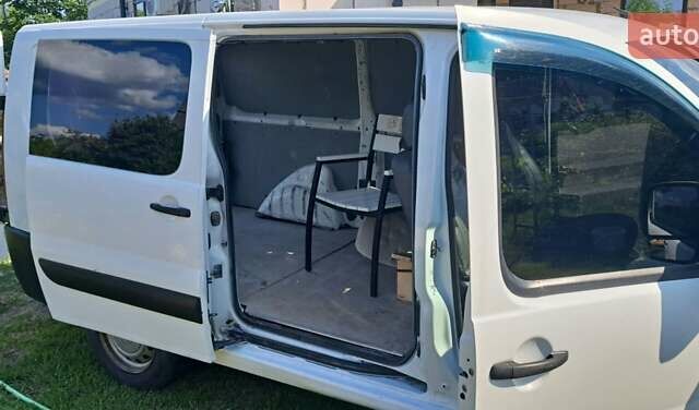 Белый Ситроен Jumpy, объемом двигателя 2 л и пробегом 440 тыс. км за 6500 $, фото 3 на Automoto.ua