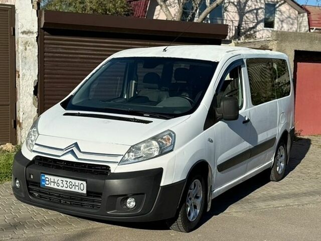 Белый Ситроен Jumpy, объемом двигателя 1.56 л и пробегом 355 тыс. км за 5200 $, фото 3 на Automoto.ua