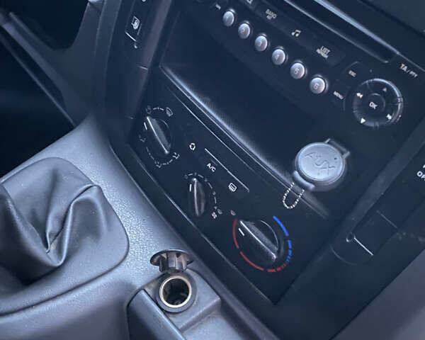 Белый Ситроен Jumpy, объемом двигателя 2 л и пробегом 285 тыс. км за 6800 $, фото 13 на Automoto.ua