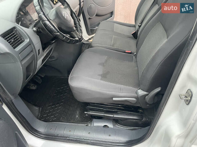 Белый Ситроен Jumpy, объемом двигателя 2 л и пробегом 265 тыс. км за 8700 $, фото 9 на Automoto.ua