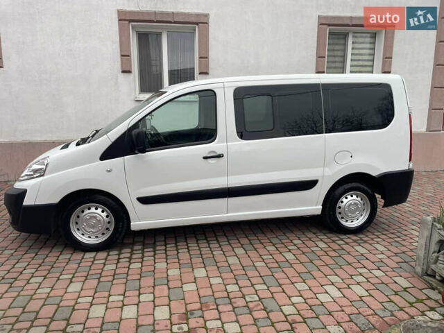 Белый Ситроен Jumpy, объемом двигателя 2 л и пробегом 265 тыс. км за 8700 $, фото 2 на Automoto.ua