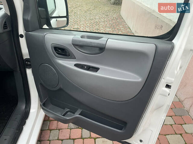 Белый Ситроен Jumpy, объемом двигателя 2 л и пробегом 265 тыс. км за 8700 $, фото 12 на Automoto.ua