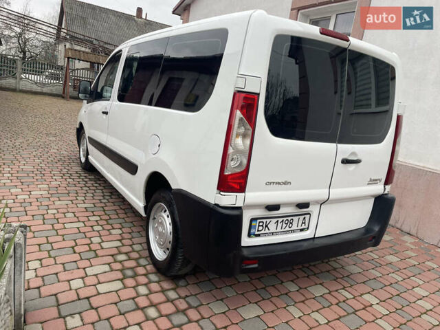 Белый Ситроен Jumpy, объемом двигателя 2 л и пробегом 265 тыс. км за 8700 $, фото 4 на Automoto.ua