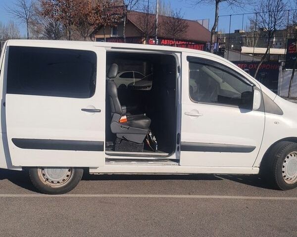 Белый Ситроен Jumpy, объемом двигателя 2 л и пробегом 431 тыс. км за 8500 $, фото 4 на Automoto.ua