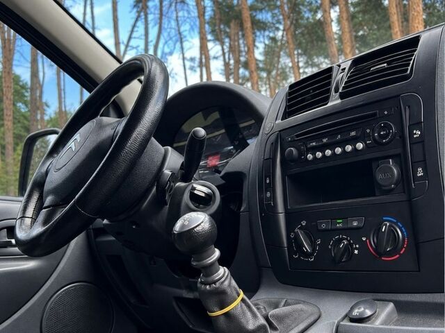 Белый Ситроен Jumpy, объемом двигателя 2 л и пробегом 250 тыс. км за 7700 $, фото 5 на Automoto.ua