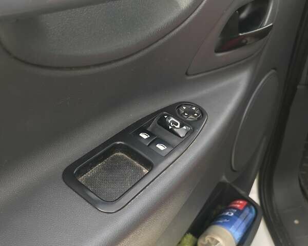 Белый Ситроен Jumpy, объемом двигателя 2 л и пробегом 370 тыс. км за 8100 $, фото 15 на Automoto.ua