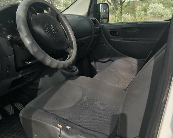 Белый Ситроен Jumpy, объемом двигателя 2 л и пробегом 370 тыс. км за 8100 $, фото 20 на Automoto.ua
