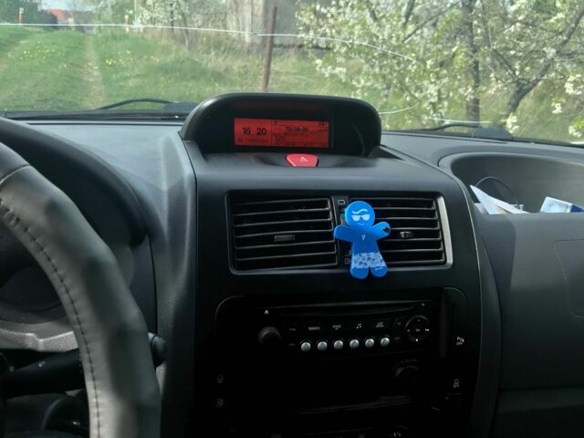 Белый Ситроен Jumpy, объемом двигателя 2 л и пробегом 400 тыс. км за 8500 $, фото 17 на Automoto.ua