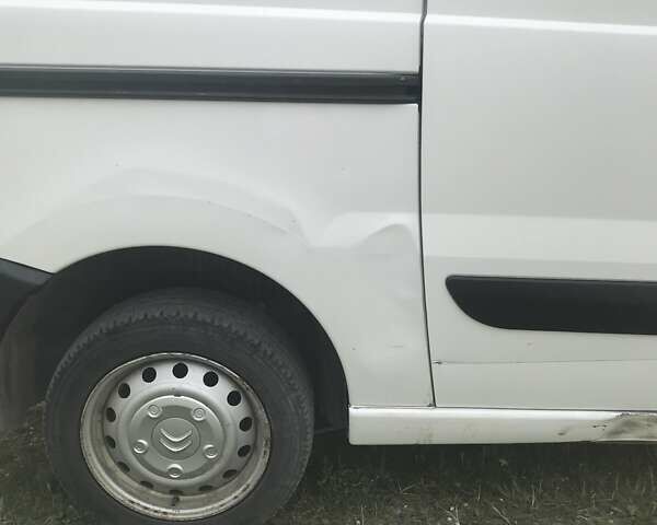 Белый Ситроен Jumpy, объемом двигателя 2 л и пробегом 370 тыс. км за 8100 $, фото 8 на Automoto.ua