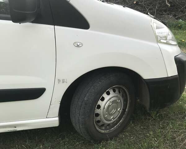 Белый Ситроен Jumpy, объемом двигателя 2 л и пробегом 370 тыс. км за 8100 $, фото 5 на Automoto.ua