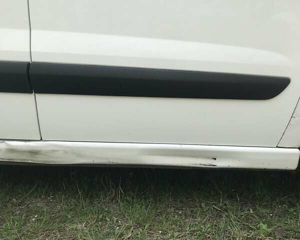 Белый Ситроен Jumpy, объемом двигателя 2 л и пробегом 370 тыс. км за 8100 $, фото 6 на Automoto.ua