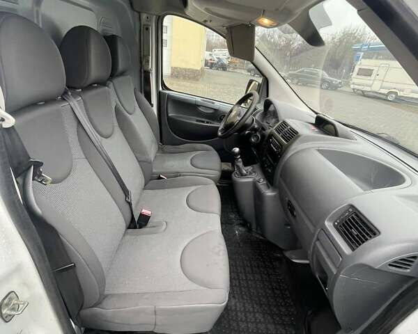 Білий Сітроен Jumpy, об'ємом двигуна 2 л та пробігом 239 тис. км за 10500 $, фото 4 на Automoto.ua