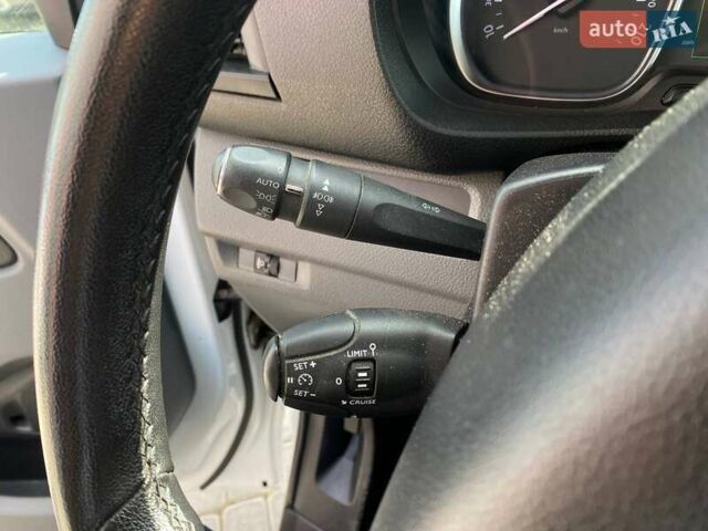 Белый Ситроен Jumpy, объемом двигателя 2 л и пробегом 283 тыс. км за 16900 $, фото 13 на Automoto.ua