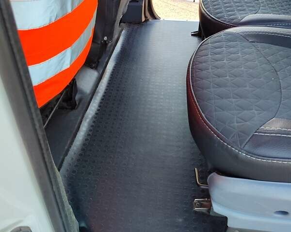 Белый Ситроен Jumpy, объемом двигателя 2 л и пробегом 220 тыс. км за 12000 $, фото 3 на Automoto.ua