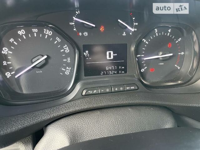 Сітроен Jumpy 2016 у Києві на Automoto.ua Білий Сітроен Jumpy, об'ємом двигуна 2 л та пробігом 271 тис. км за 13000 $, фото 10 на Automoto.ua