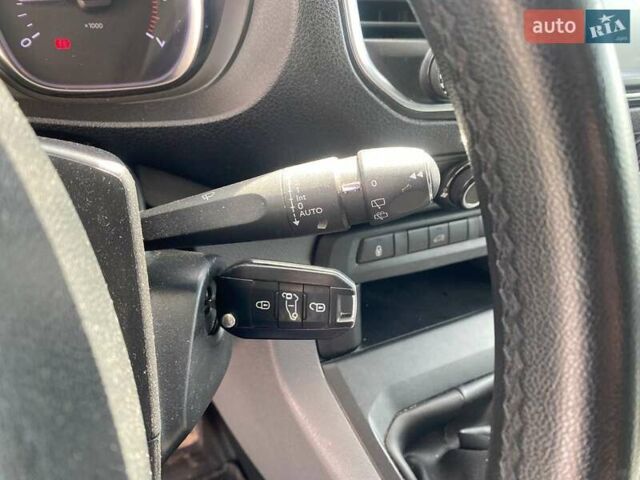 Белый Ситроен Jumpy, объемом двигателя 2 л и пробегом 283 тыс. км за 16900 $, фото 14 на Automoto.ua