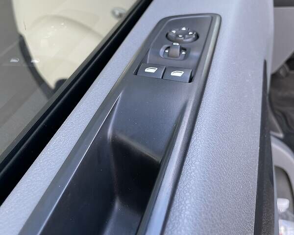 Сітроен Jumpy 2016 у Києві на Automoto.ua Білий Сітроен Jumpy, об'ємом двигуна 2 л та пробігом 271 тис. км за 13000 $, фото 13 на Automoto.ua