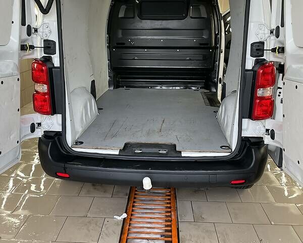 Сітроен Jumpy 2016 у Києві на Automoto.ua Білий Сітроен Jumpy, об'ємом двигуна 2 л та пробігом 271 тис. км за 13000 $, фото 7 на Automoto.ua