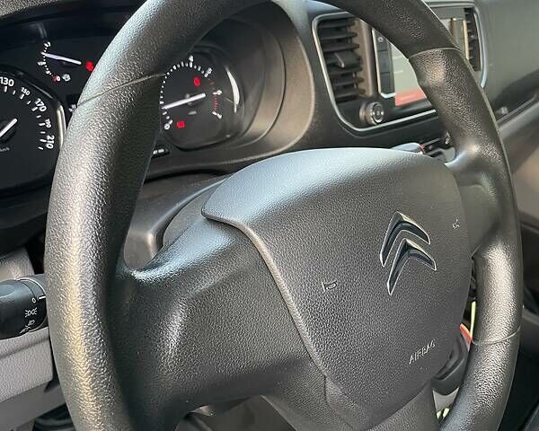 Сітроен Jumpy 2016 у Києві на Automoto.ua Білий Сітроен Jumpy, об'ємом двигуна 2 л та пробігом 271 тис. км за 13000 $, фото 11 на Automoto.ua