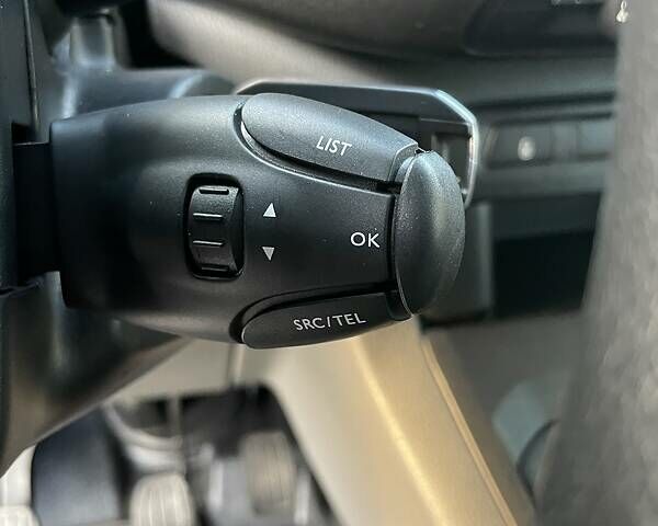 Сітроен Jumpy 2016 у Києві на Automoto.ua Білий Сітроен Jumpy, об'ємом двигуна 2 л та пробігом 271 тис. км за 13000 $, фото 15 на Automoto.ua