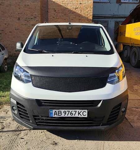 Белый Ситроен Jumpy, объемом двигателя 2 л и пробегом 250 тыс. км за 13500 $, фото 2 на Automoto.ua