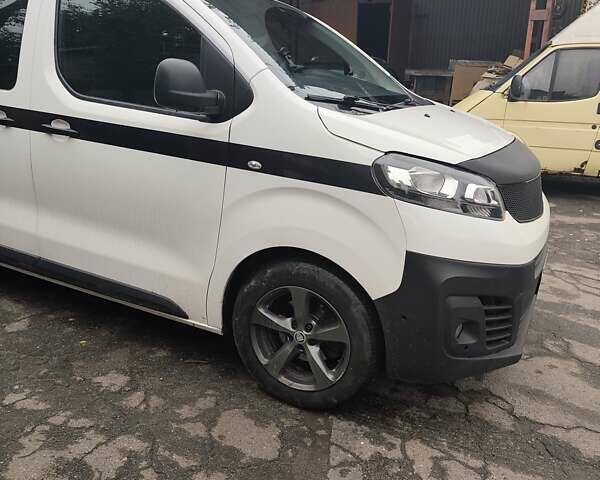 Белый Ситроен Jumpy, объемом двигателя 2 л и пробегом 250 тыс. км за 13500 $, фото 3 на Automoto.ua
