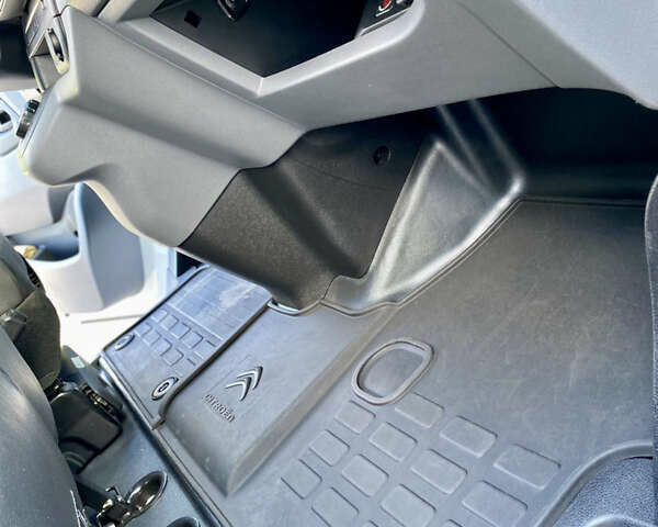 Белый Ситроен Jumpy, объемом двигателя 2 л и пробегом 194 тыс. км за 14999 $, фото 44 на Automoto.ua