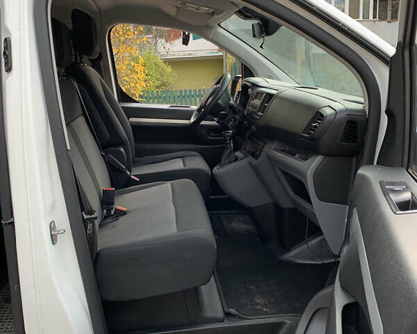 Белый Ситроен Jumpy, объемом двигателя 2 л и пробегом 96 тыс. км за 20952 $, фото 7 на Automoto.ua