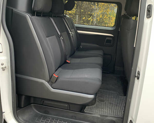 Белый Ситроен Jumpy, объемом двигателя 2 л и пробегом 96 тыс. км за 20952 $, фото 6 на Automoto.ua