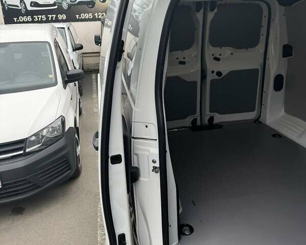 Белый Ситроен Jumpy, объемом двигателя 2 л и пробегом 217 тыс. км за 15300 $, фото 25 на Automoto.ua