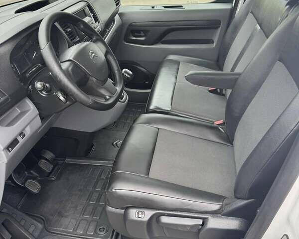 Белый Ситроен Jumpy, объемом двигателя 2 л и пробегом 217 тыс. км за 15300 $, фото 33 на Automoto.ua