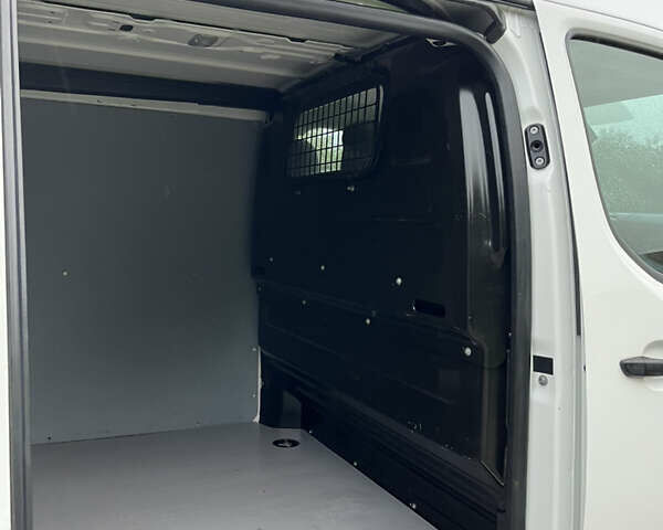 Белый Ситроен Jumpy, объемом двигателя 2 л и пробегом 172 тыс. км за 15550 $, фото 24 на Automoto.ua