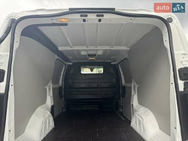 Белый Ситроен Jumpy, объемом двигателя 2 л и пробегом 158 тыс. км за 16900 $, фото 14 на Automoto.ua