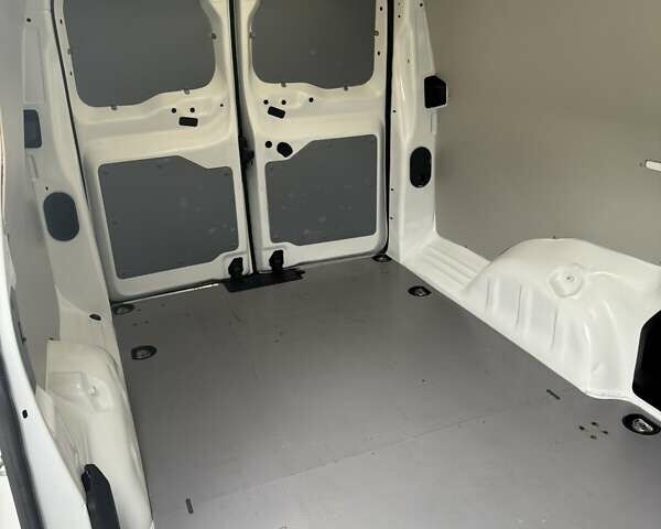 Белый Ситроен Jumpy, объемом двигателя 2 л и пробегом 217 тыс. км за 15300 $, фото 24 на Automoto.ua