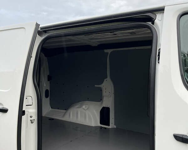 Белый Ситроен Jumpy, объемом двигателя 2 л и пробегом 172 тыс. км за 15550 $, фото 23 на Automoto.ua