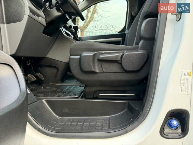 Белый Ситроен Jumpy, объемом двигателя 2 л и пробегом 215 тыс. км за 16900 $, фото 27 на Automoto.ua