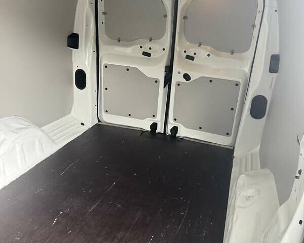 Белый Ситроен Jumpy, объемом двигателя 2 л и пробегом 158 тыс. км за 16900 $, фото 26 на Automoto.ua