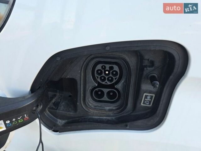 Белый Ситроен Jumpy, объемом двигателя 0 л и пробегом 62 тыс. км за 18799 $, фото 19 на Automoto.ua