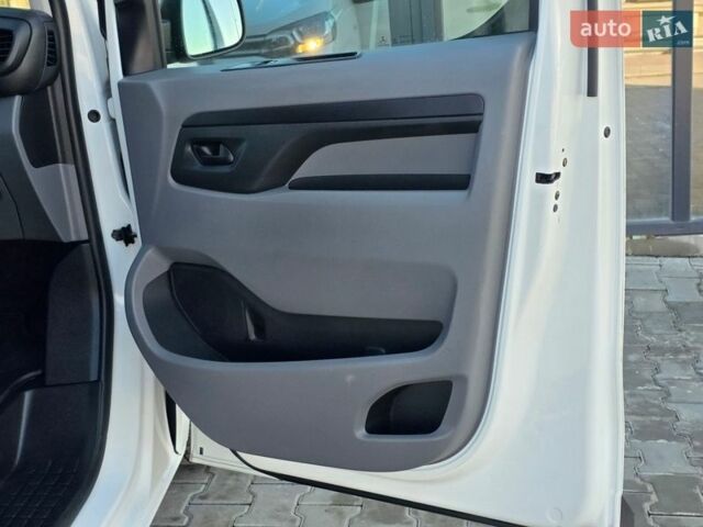 Белый Ситроен Jumpy, объемом двигателя 0 л и пробегом 62 тыс. км за 18799 $, фото 32 на Automoto.ua