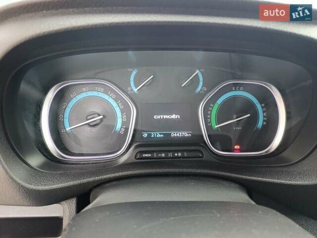 Белый Ситроен Jumpy, объемом двигателя 0 л и пробегом 44 тыс. км за 19200 $, фото 10 на Automoto.ua