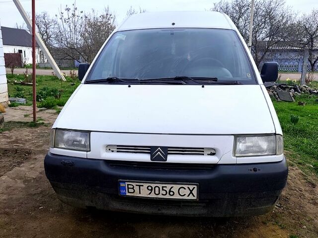 Белый Ситроен Jumpy, объемом двигателя 2 л и пробегом 420 тыс. км за 2800 $, фото 2 на Automoto.ua