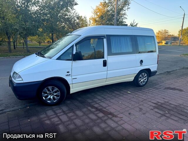 Белый Ситроен Jumpy, объемом двигателя 1.9 л и пробегом 400 тыс. км за 4200 $, фото 1 на Automoto.ua